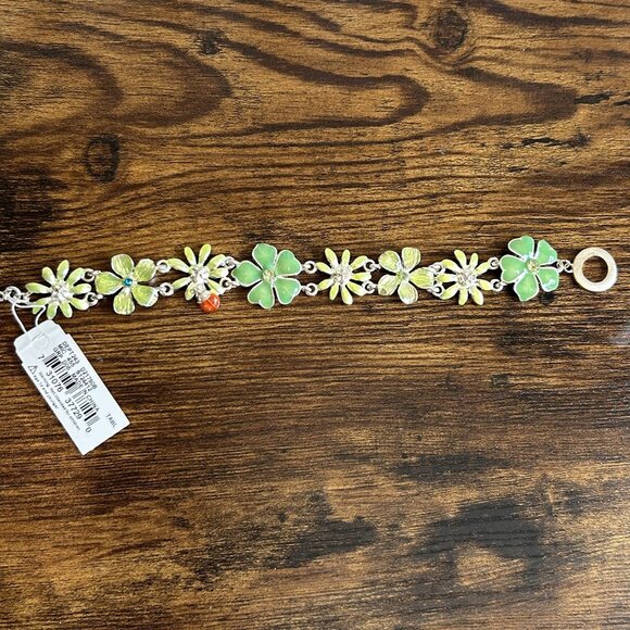 NWT Dillards Silver Green Flower Ladybug Bracelet 7" Sensitive Skin Rhinestones - Picture 2 of 11